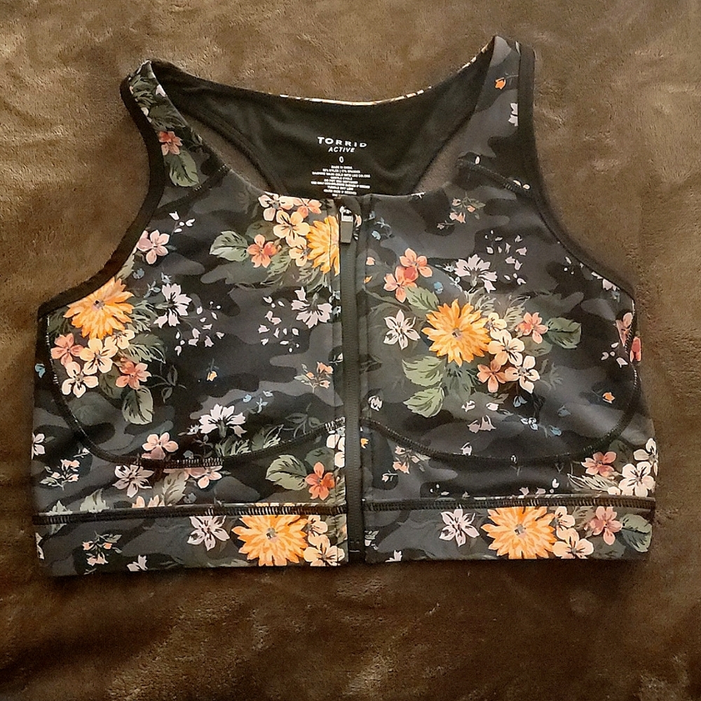 Torrid Active front zip sports bra